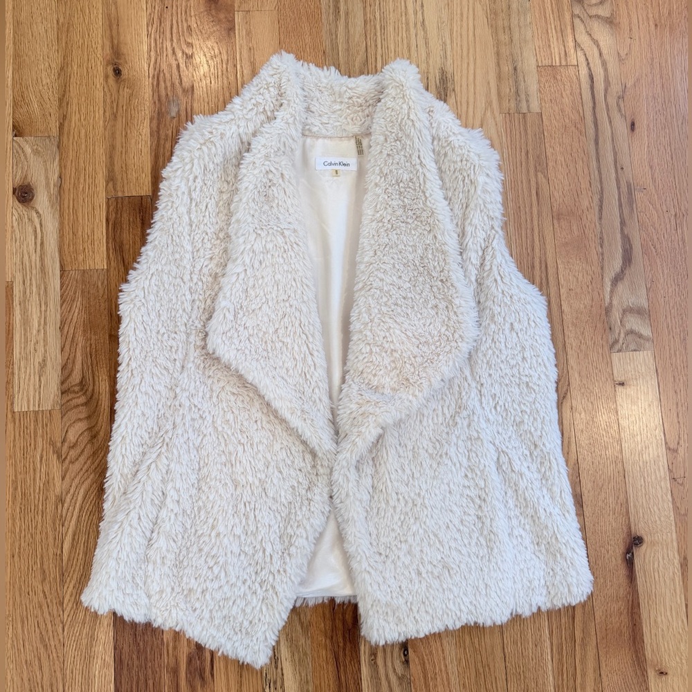 Calvin Klein Faux Fur Shawl Collar Vest in Ivory White, Size Medium